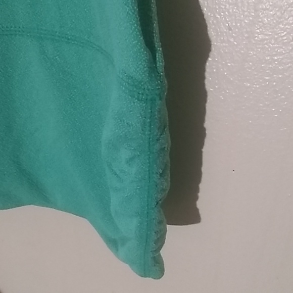 Kirkland Signature Razorback Tank XL - Picture 3 of 5